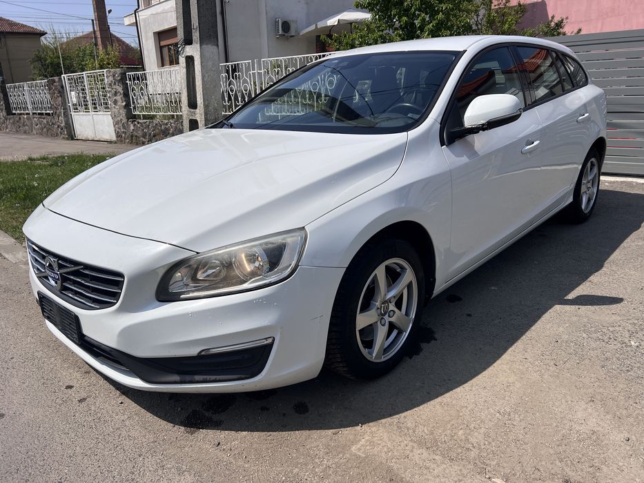 volvo v60 2.0  150 c p. automat