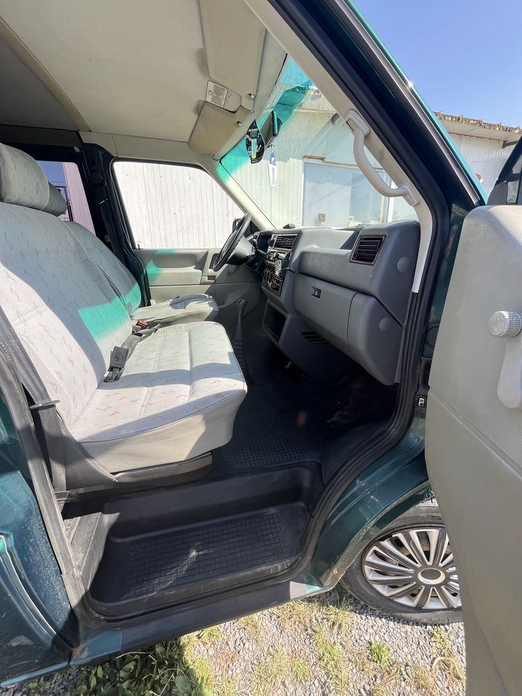 Vand VW T4, varianta lunga cu 6 locuri si loc de marfa, Itp valabil