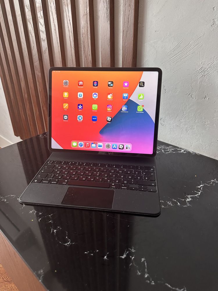 ipad pro 12.9 inch plus magickeybord 512 gb wifi