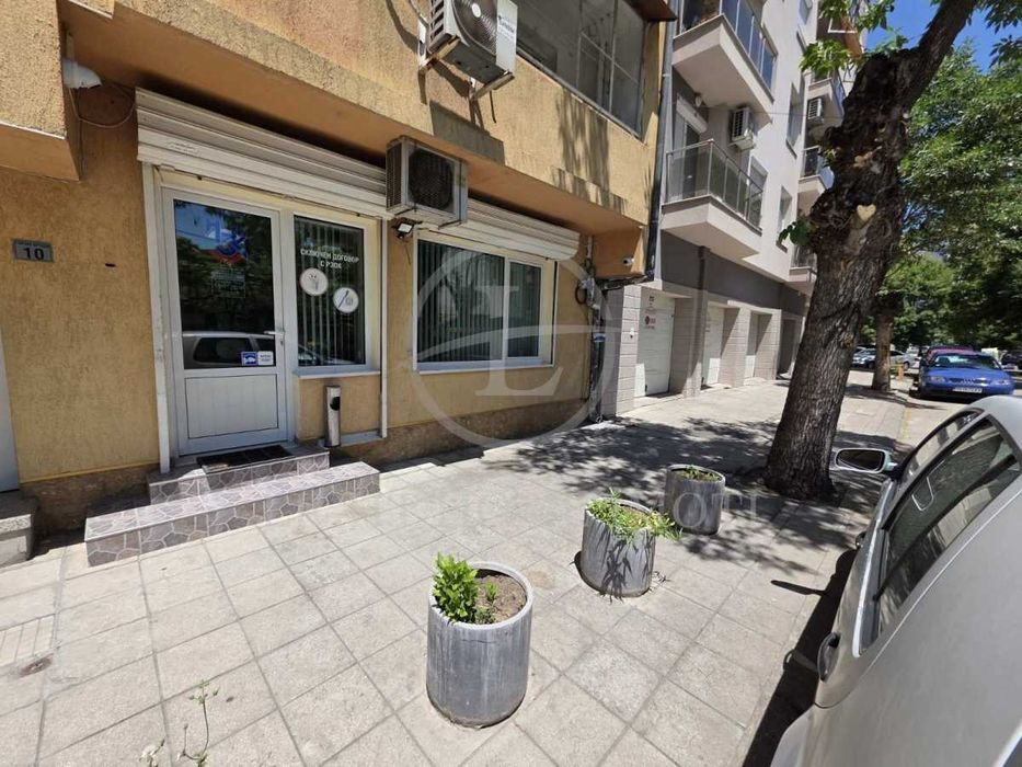 Продава се Магазин в Пловдив, Кючук Париж - 39 кв.м за 2052 €/кв.м - Снимка #13