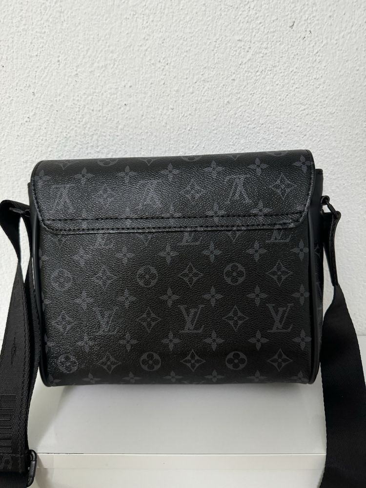 Louis Vuitton bag unisex