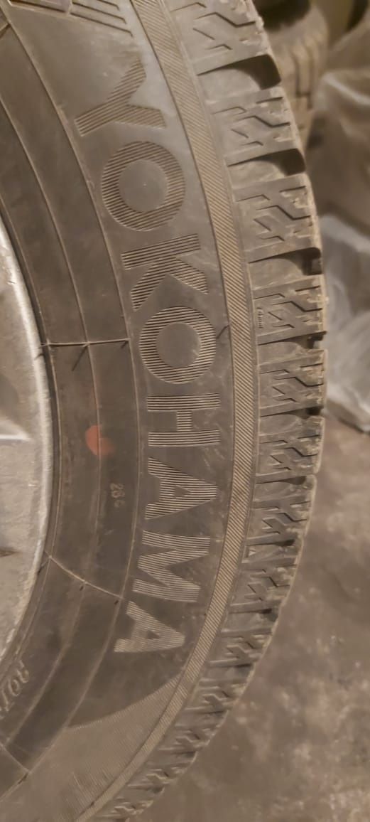 Продам литые диски с резиной и датчиками давления в шинах R17