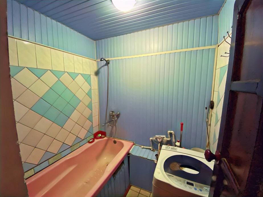 СРОЧНО СОТИЛАДИ Чирчик ш. 8 м/н йул юзи 2х/1/4 торцевой 56 м²