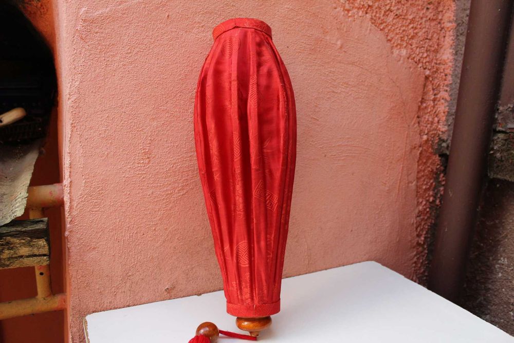 Lampas / lanterna colectie CHINA, Vintage, Matase si lemn, ca 1970