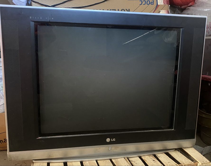 LG телевизор 2009 года