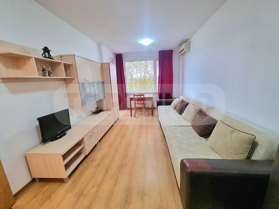 Тристаен апартамент в затворен комплекс в квартал Галата