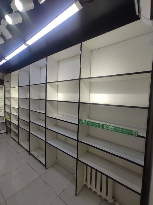 Magazin mebili sotiladi