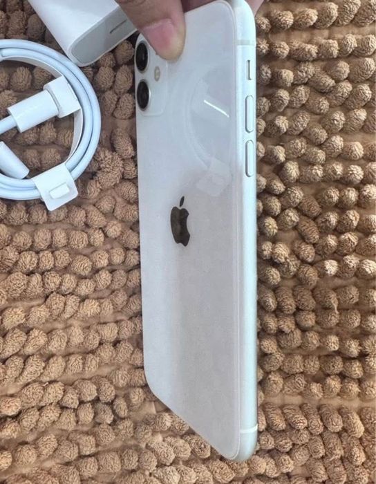 iPhone 11 / ALB / 92% / Totul Original