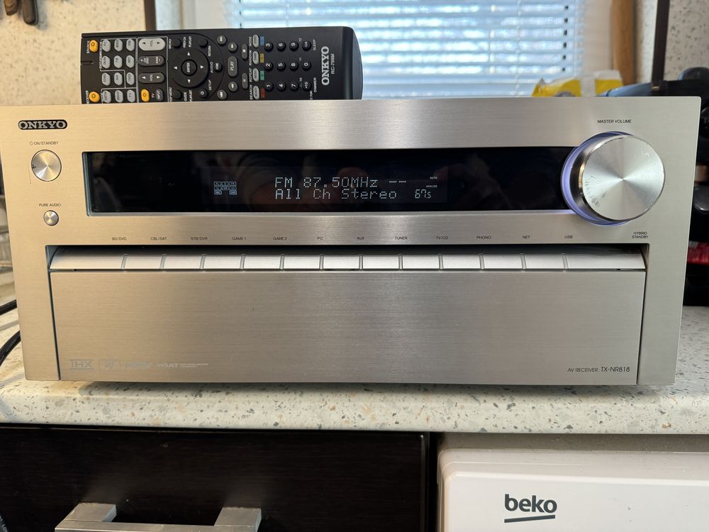 Onkyo TX-NR818 качествен ресивър