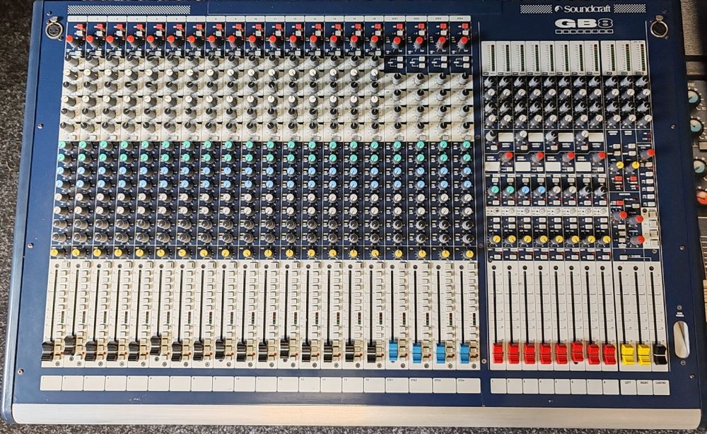 Mixer SoundCraft GB 8