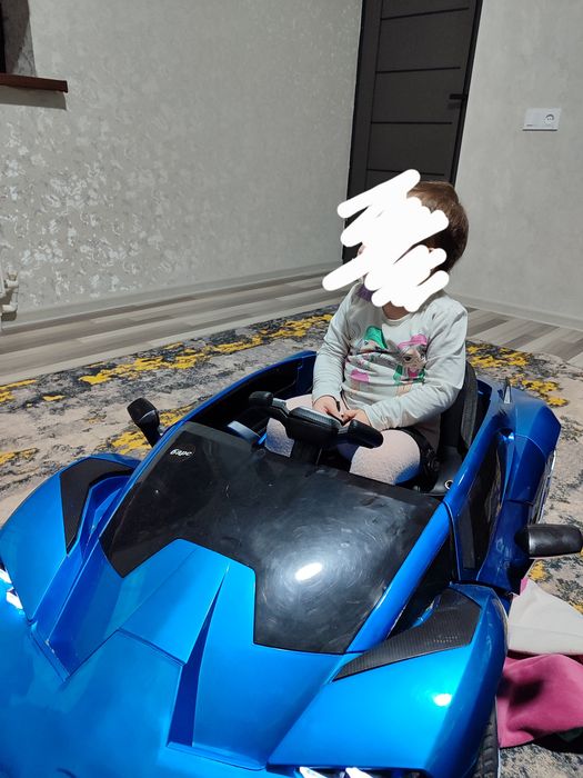 Машинка на пульте управления