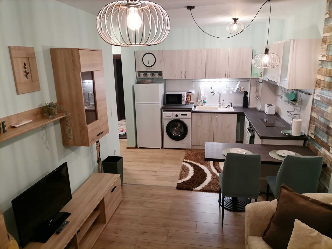 Дава се под наем Двустаен апартамент в Варна, Аспарухово - 42 кв.м за 408 € - Снимка #1