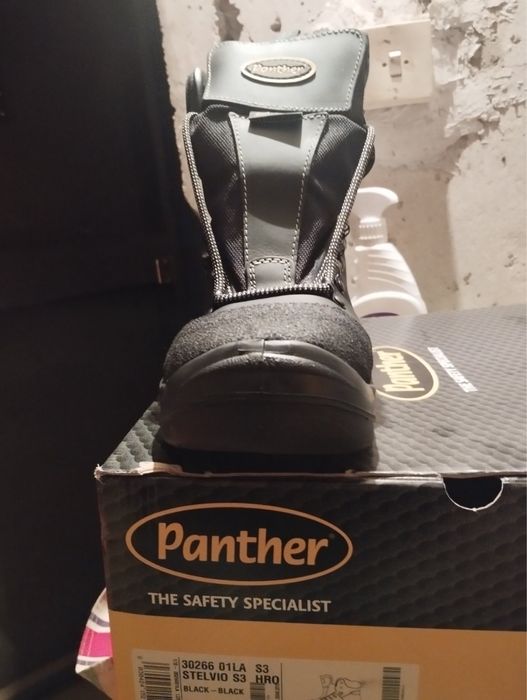 Работни обувки с бомбе чисто нови