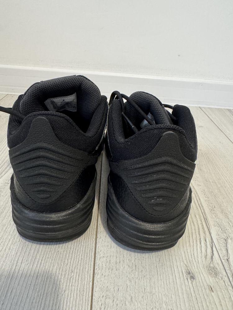 Jordan Max Aura 5 mar. 38