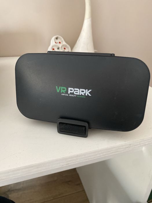 VR шлем (бюджетный) без джойстиков один наушник не работает