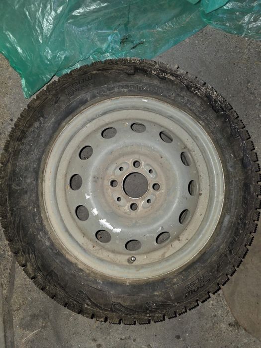 Комплект зимних шин