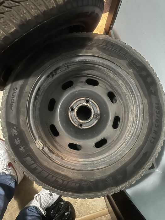 Зимен комплект гуми и джанти – 195/65 R15 за Citroën / Peugeot.