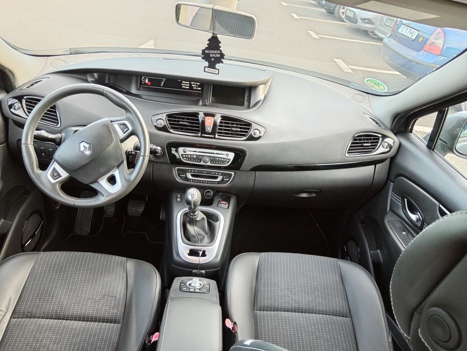 Renault Scenic model Bose
