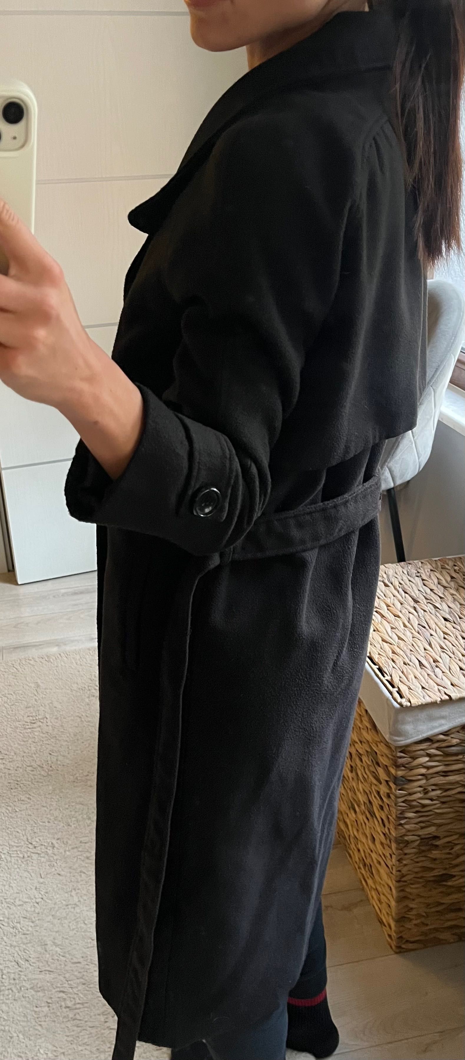 Черно дълго палто