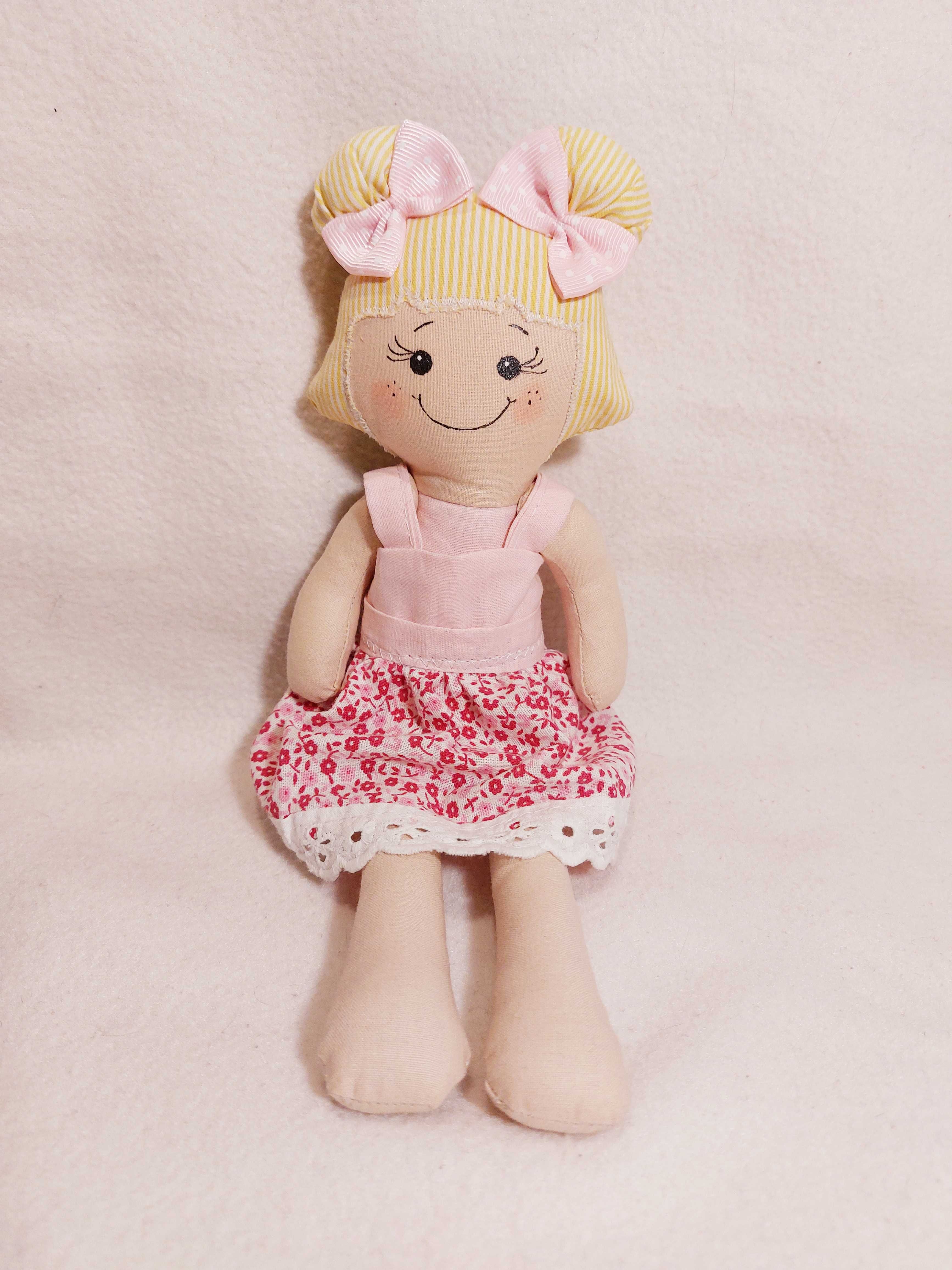 Комплект за игра -кукла, дрехи и аксесоари, ръчна изработка