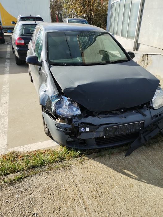 Vând wv golf 5 avariat