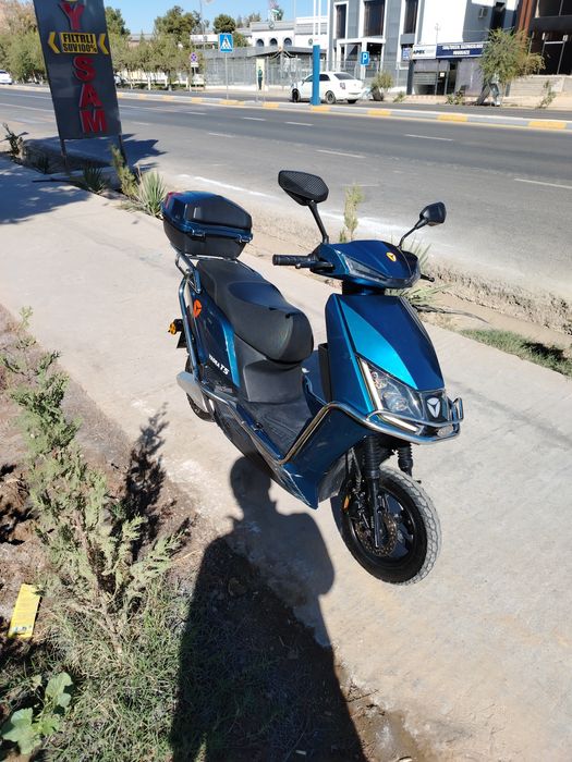 Skutr sotiladi Holati idyal