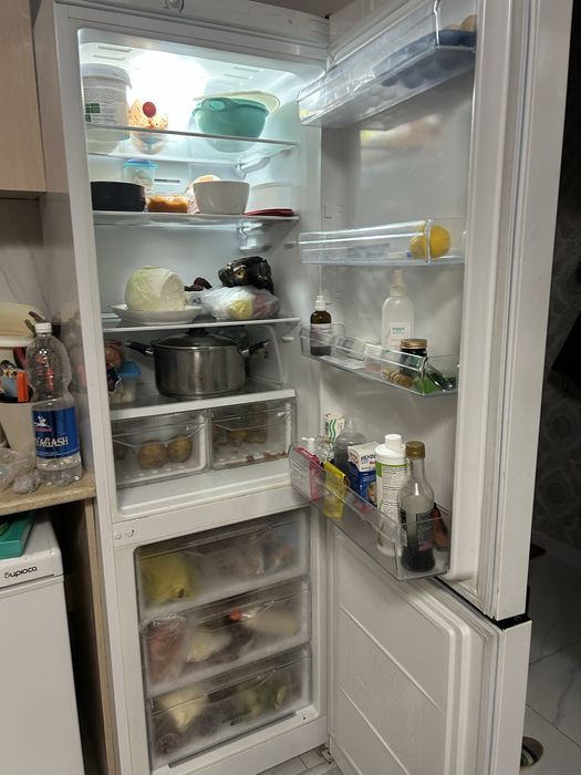 продам холодильник INDESIT  в хорошем состоянии