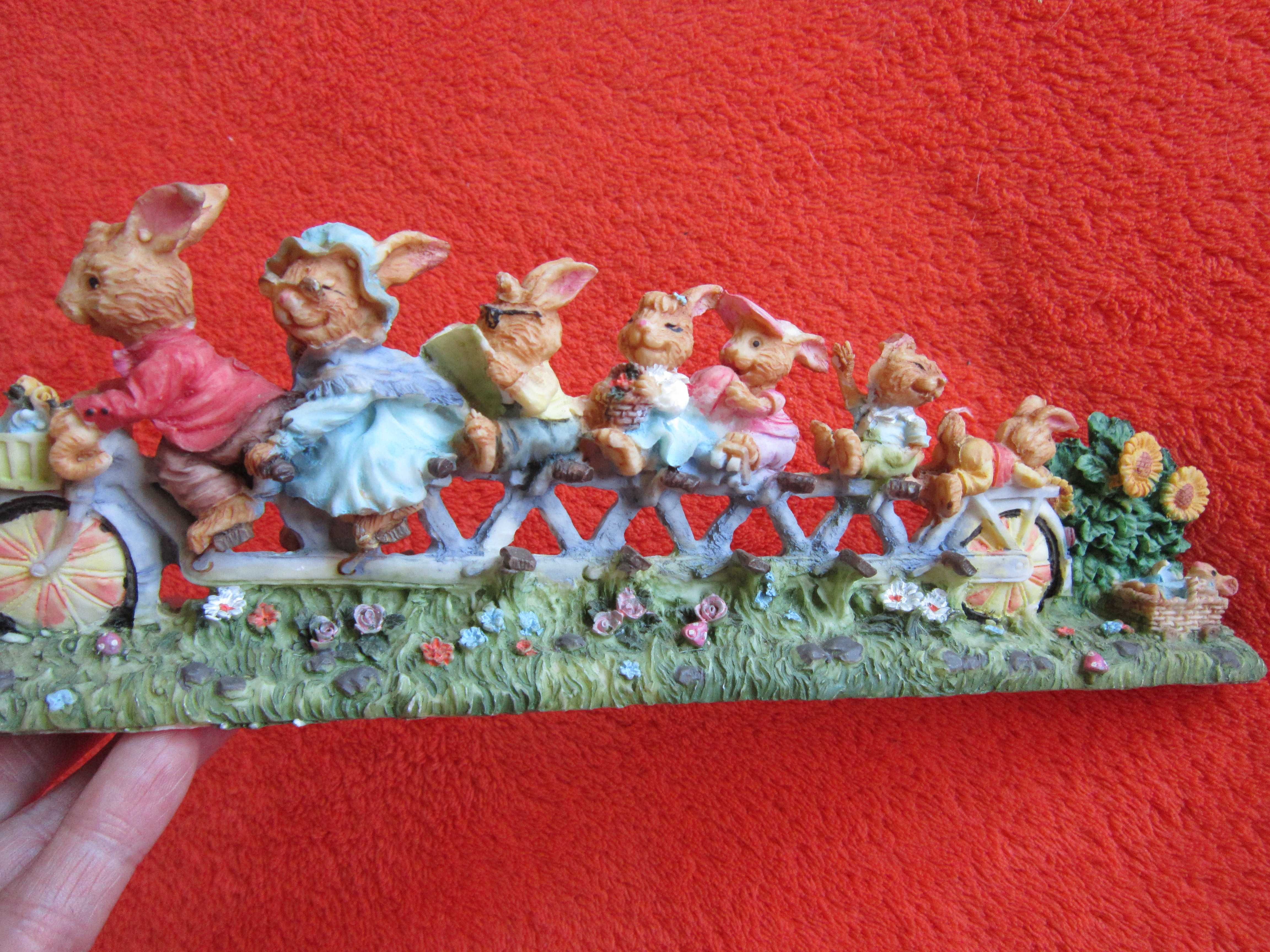 decoratiune  Paste superba Familie Iepurasi pe biciclete Germania 1980