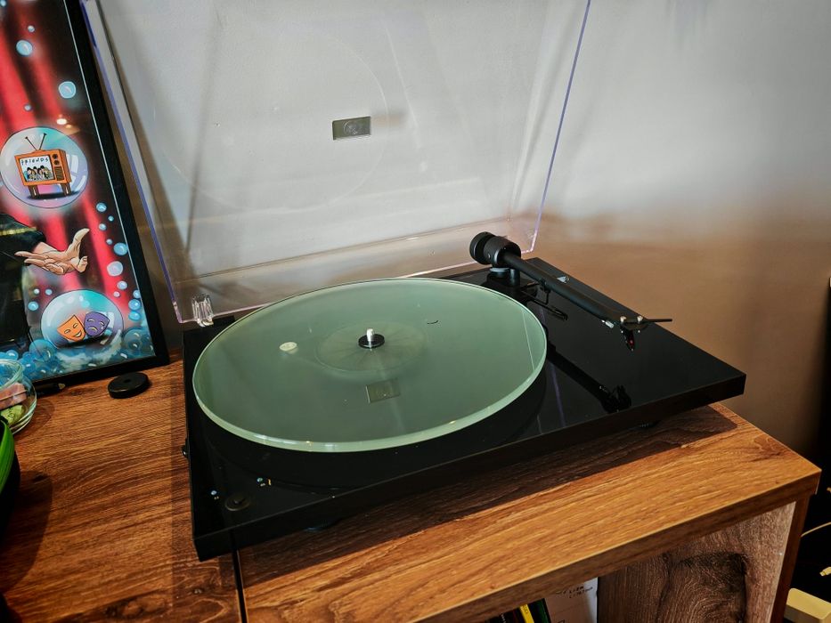 Грамофон Pro-Ject T1 Phono SB с доза Ortofon OM5E