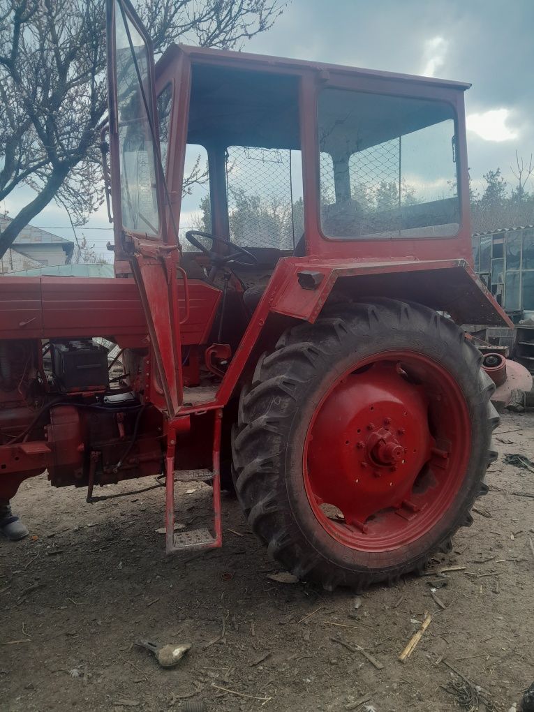 Tractor U650 se vinde