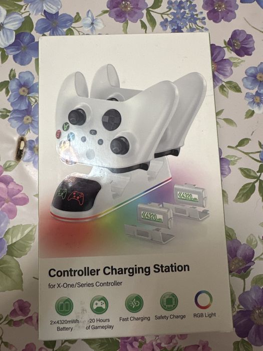 Incarcator cu 2 acumulatori 4320mwh xbox nou sigilat