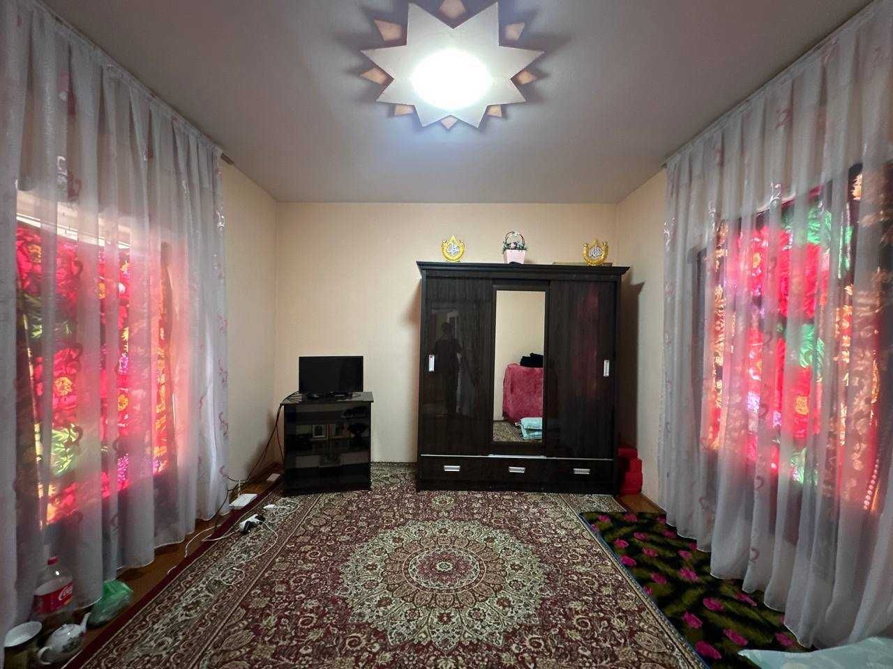 2 sotiqli hovli sotiladi.