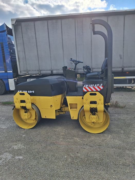 Vand / Inchiriez Cilindru Compactor BOMAG AMMANN