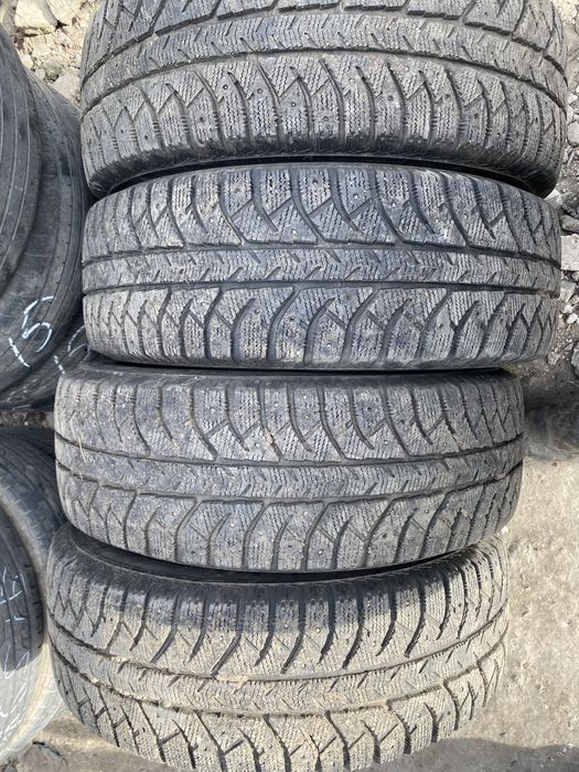 На 16. 215/65 в наличии  4 шт и 4 шт