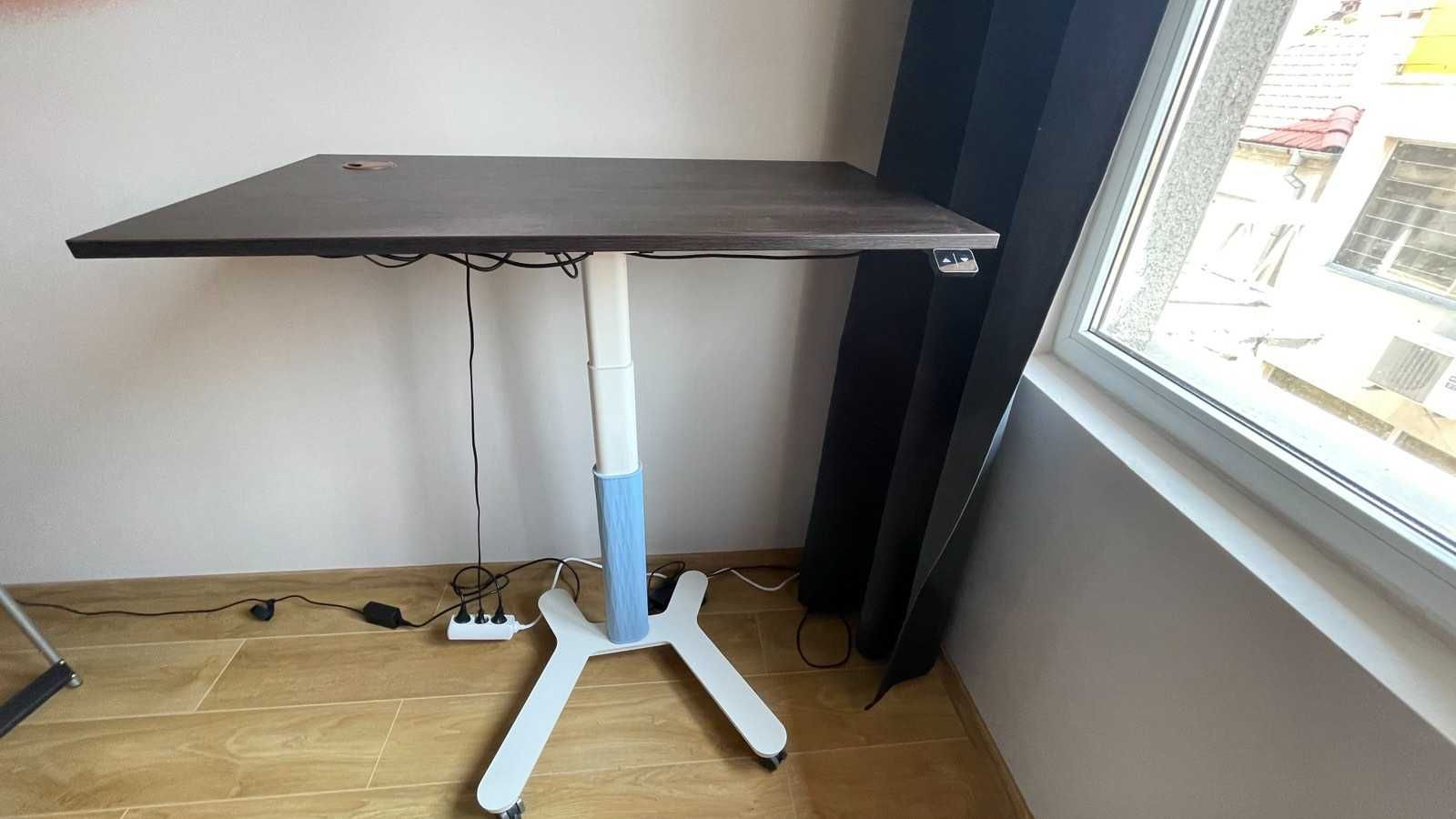 Офис бюро с повдигащ механизъм от ChairPro