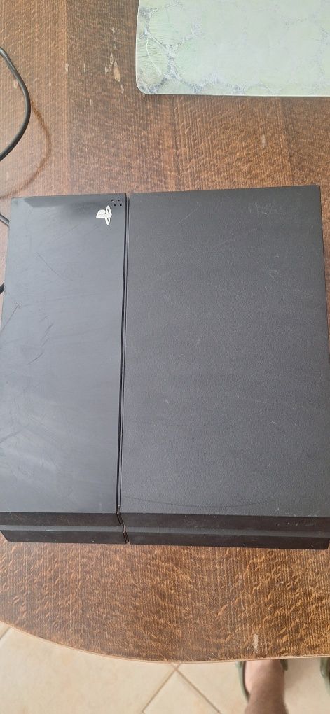 Playstation 4 ps4 плейстейшън с нови части и игри