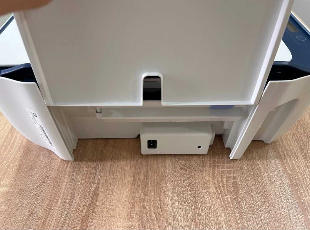 Продавам принтер HP DeskJet 2721e
