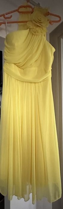 Vând rochii de seara