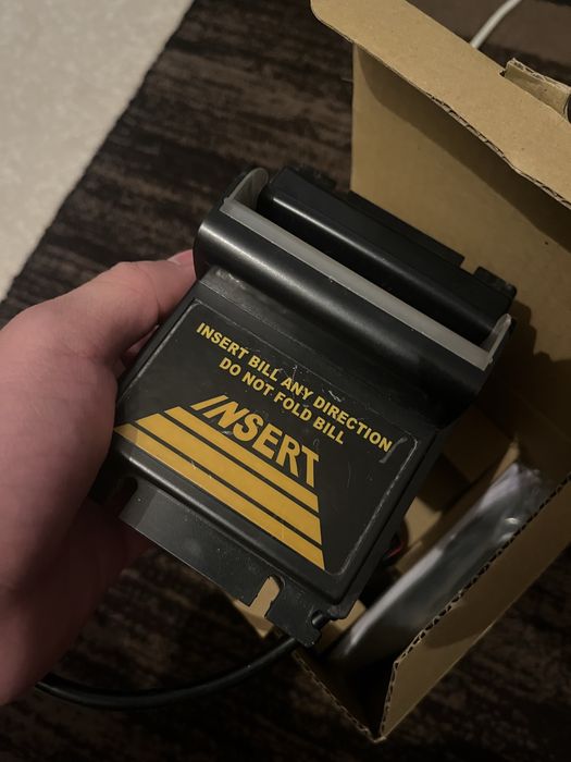 купюроприемник продаю срочно цена отличная