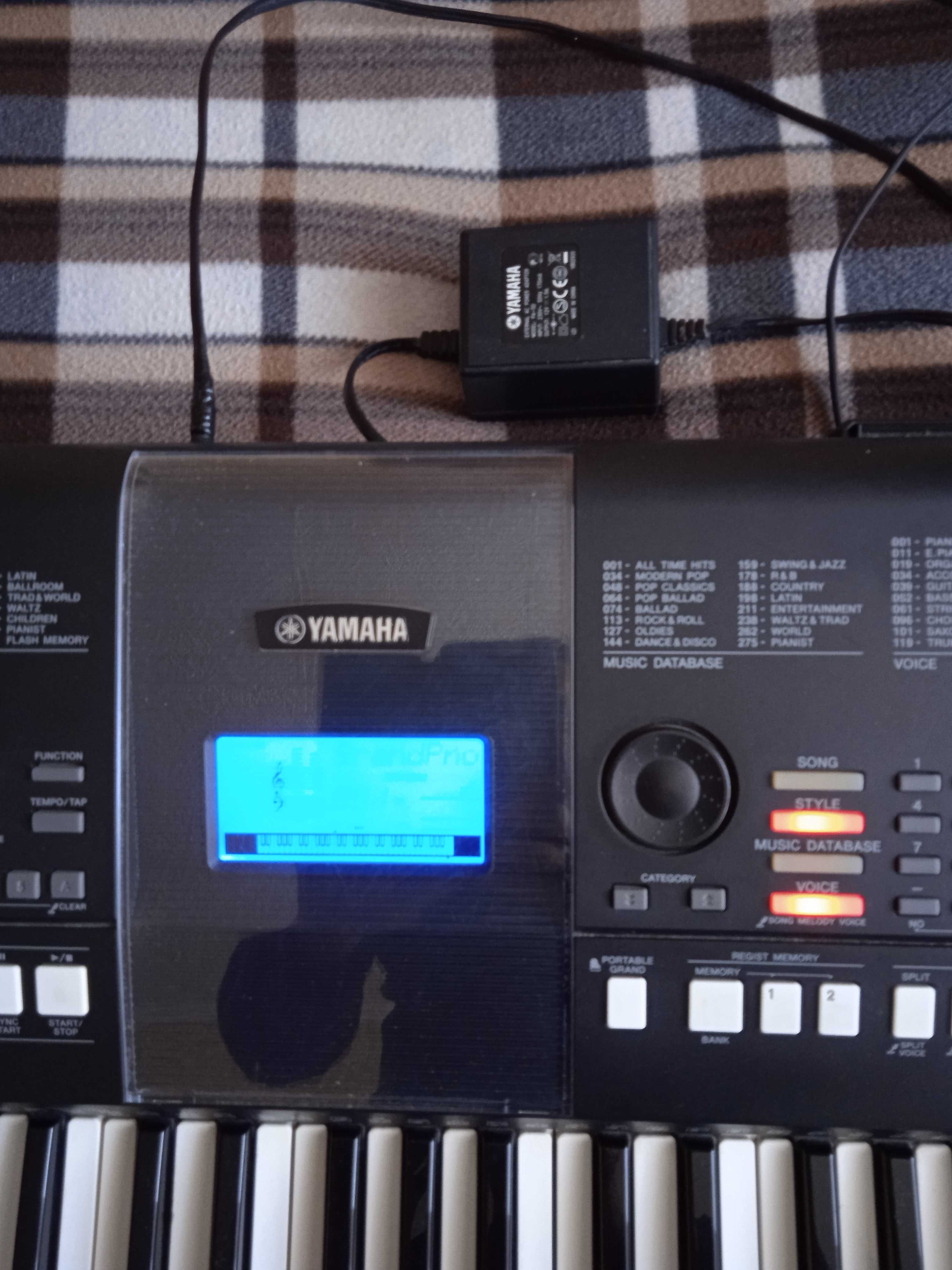 синтезатор Yamaha PSR E 423 с автоаккомпанементом