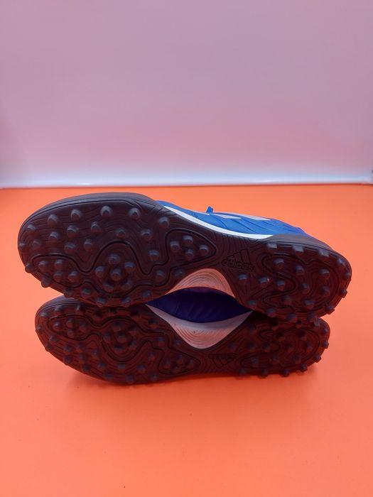 Adidas Copa номер 42 2/3 Оригинални футболни стоножки