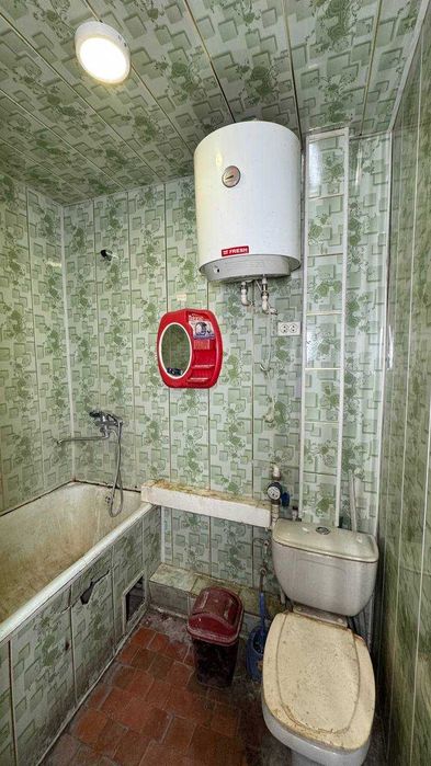 Фрунзиский Doktor-A 4 қаватда 1 хонали квартира сотилади.ID: 1447