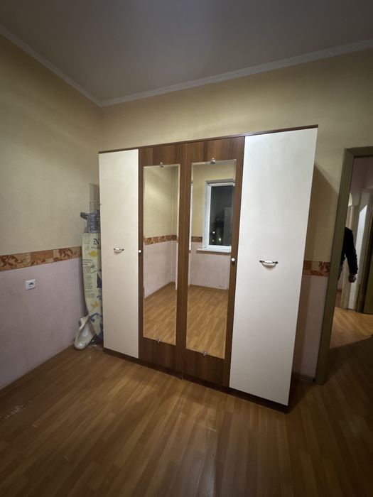 Шкаф в спальню или прихожую