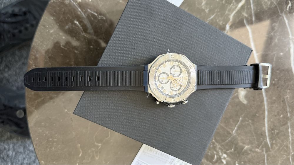 Кварцов часовник TISSOT