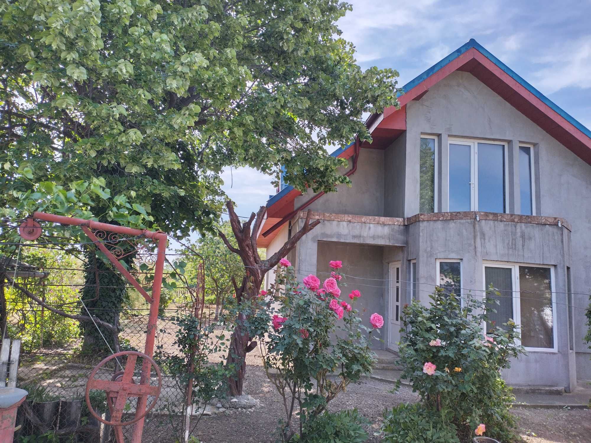 CASA DE VANZARE LA GRI, P+M (2011) cu TEREN 1500mp