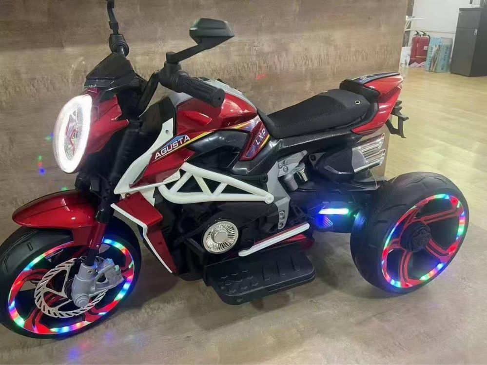 Detskiy moshina. Moto bike. Matatsikl