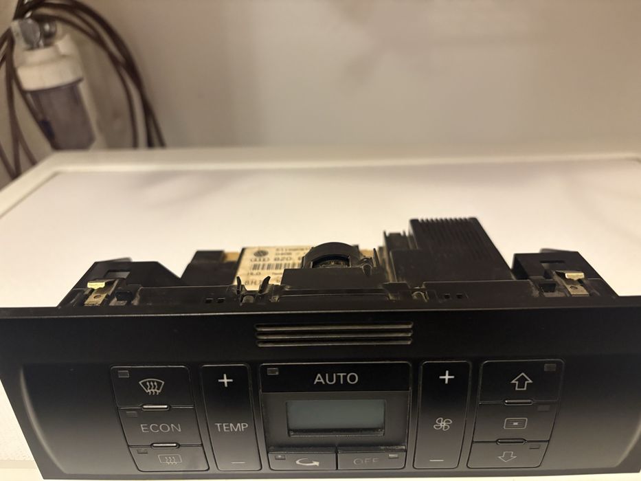 Panou Comanda Butoane Clima Climatronic Audi A2 8Z0820043
