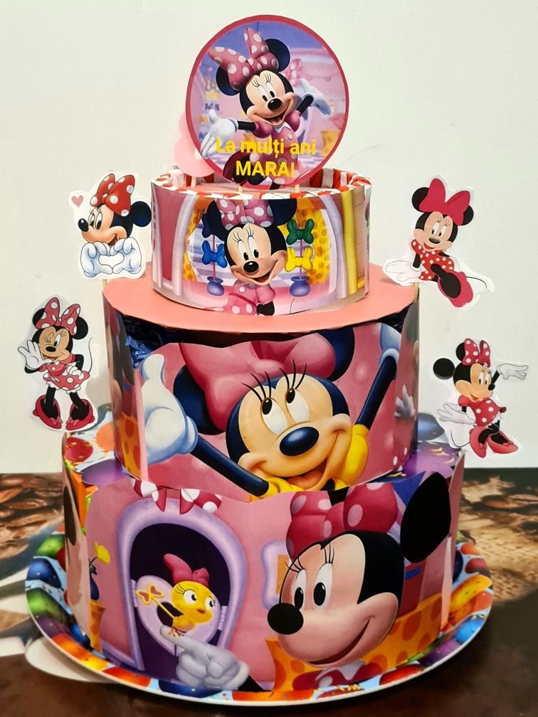 Tort din dulciuri ambalate Minnie Mouse