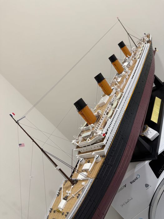 Продавам Титаник,масивен модел