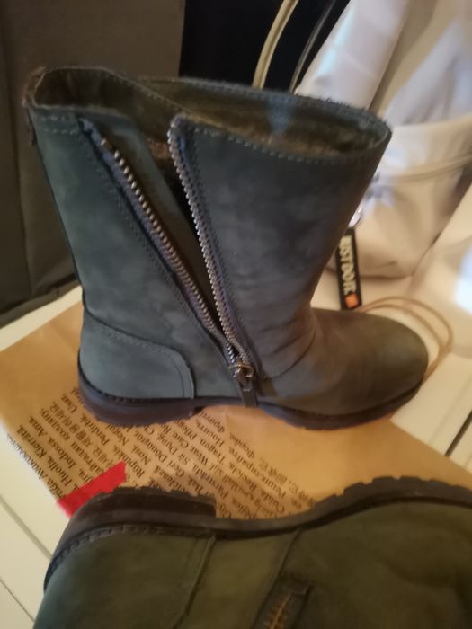 Боти ugg 35 номер и36 номер